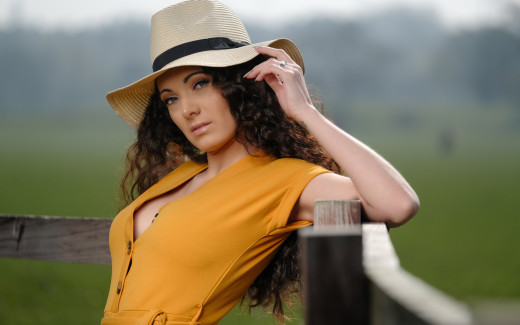 1605792 (a): :2880x1800